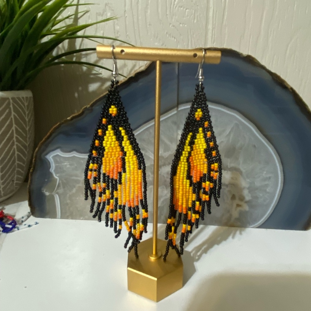 Elegant Beaded Earrings - Black and Yellow